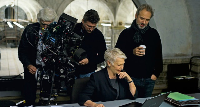 Roger Deakins on the set of Skyfall with the ARRI Alexa Roger Deakins on the set of Skyfall with the ARRI Alexa