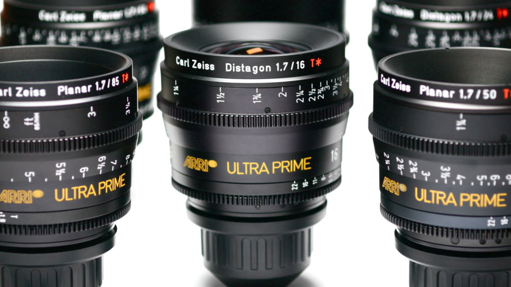 How to Exchange Camera Lenses and Look Like a Pro The Black and Blue