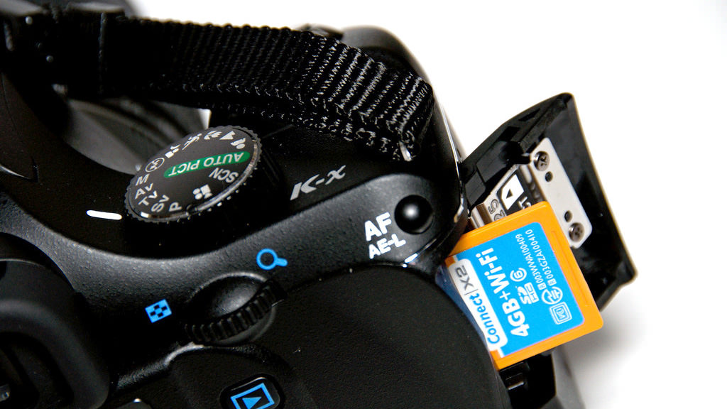 Camera Hack Using WiFi SD Cards to Deliver Still Frame Grabs from a